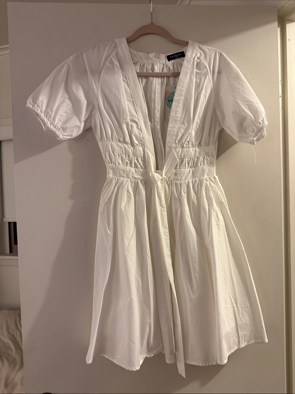 FASHION White Puff Sleeve Tie Front Dress